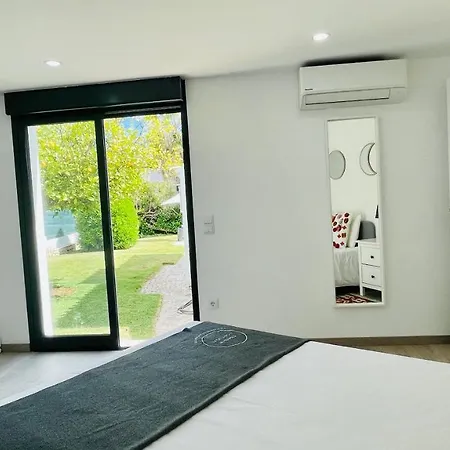 Strip By Check-in Portugal ヴィラ