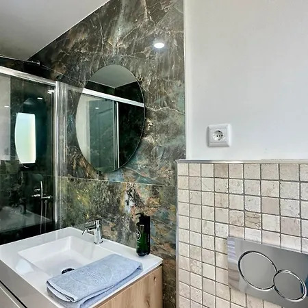 Strip - Private Pool - 12 Guests -