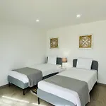 Strip - Private Pool - 12 Guests -